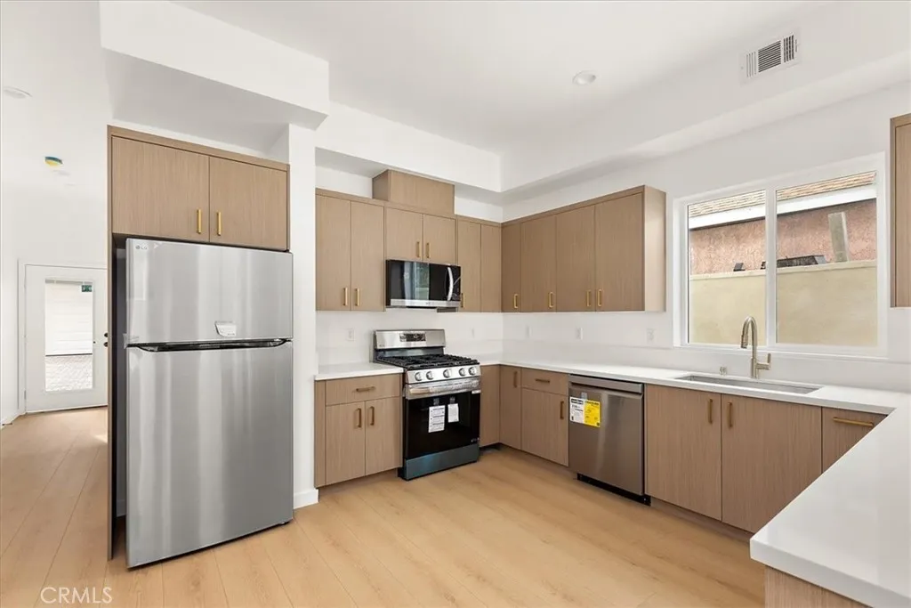 642 E Fairview Boulevard, Inglewood, California 90302 home-pic-25